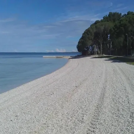 In Near דירה Valbandon